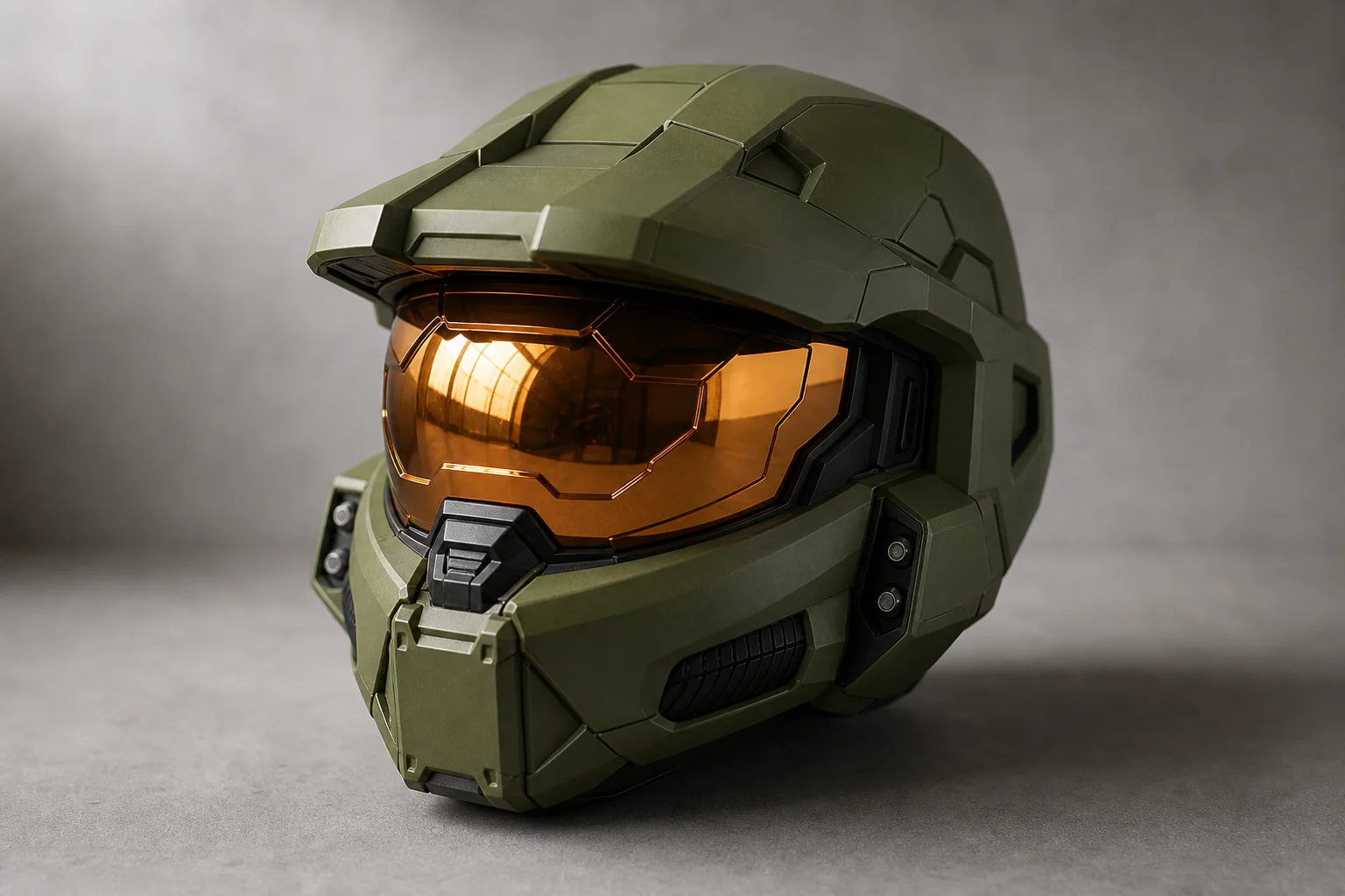 Fertig gedruckter Master Chief Helm, der die Schichtqualität und Details zeigt