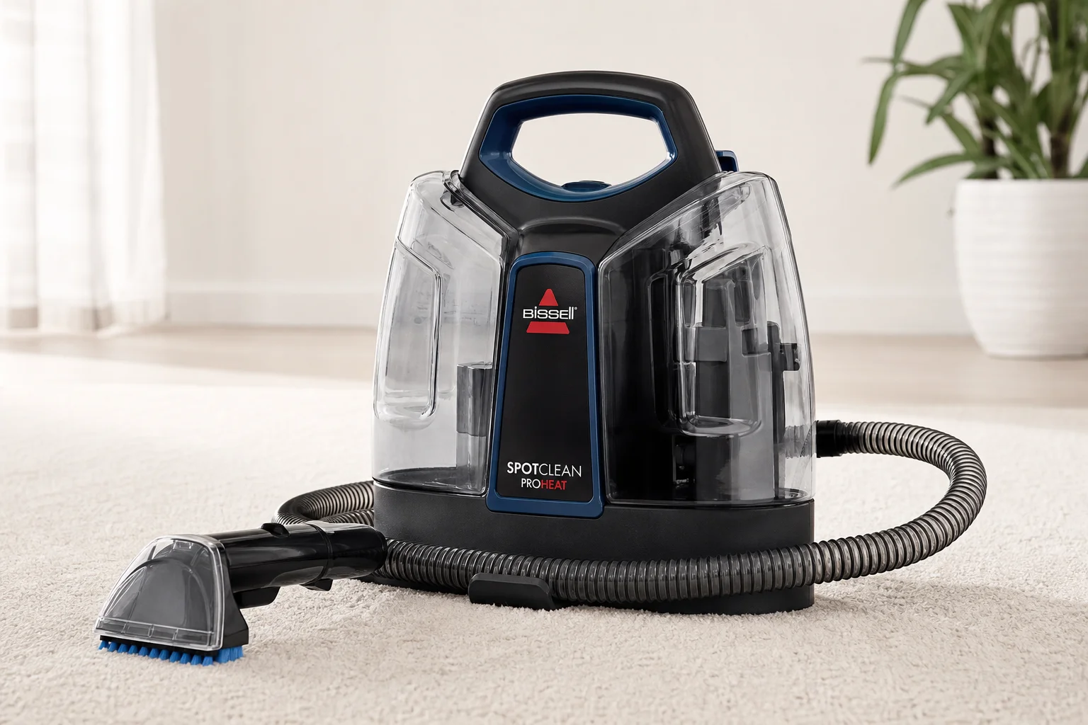 Nettoyeur de taches portable avec tuyau étendu et brosse sur un tapis