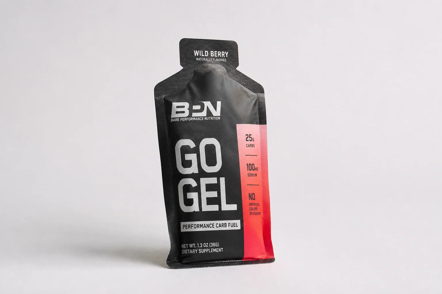 Fünf Lauf-Gels in einer Reihe auf einem neutralen Hintergrund angeordnet