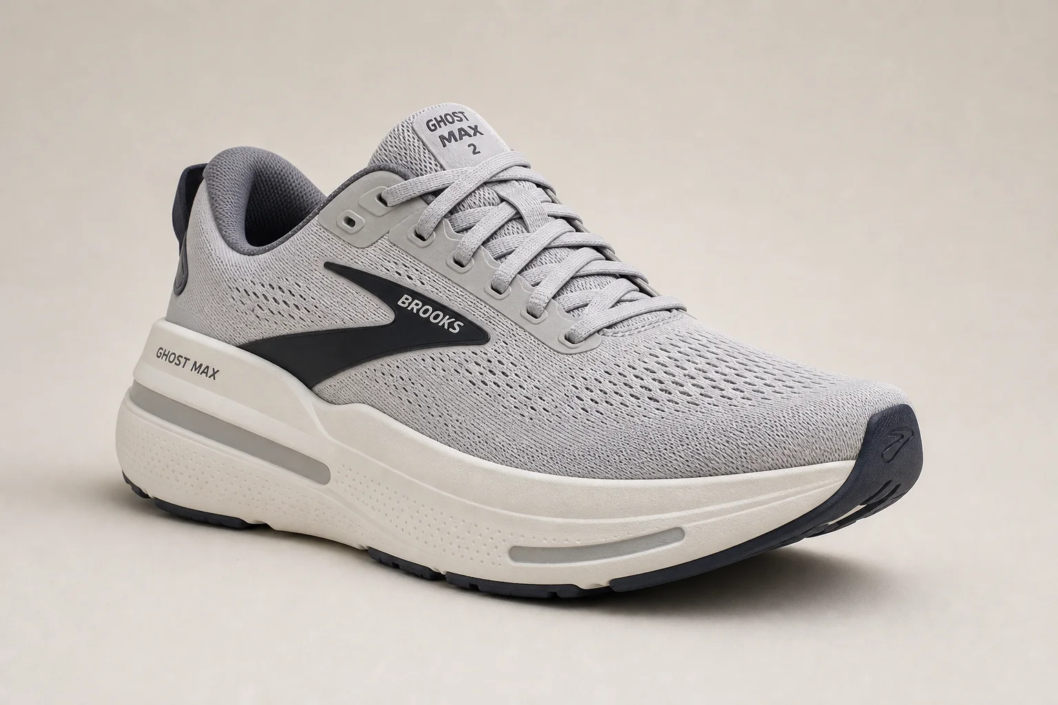 Colección de zapatillas de running para corredores pesados dispuestas sobre una superficie de hormigón