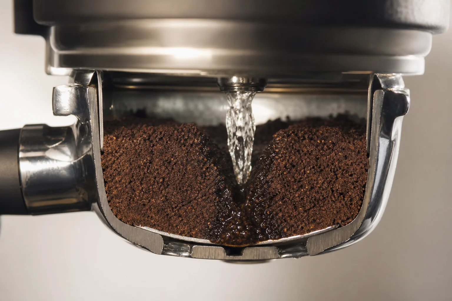 Water dispersion creating channeling effect in espresso grounds
