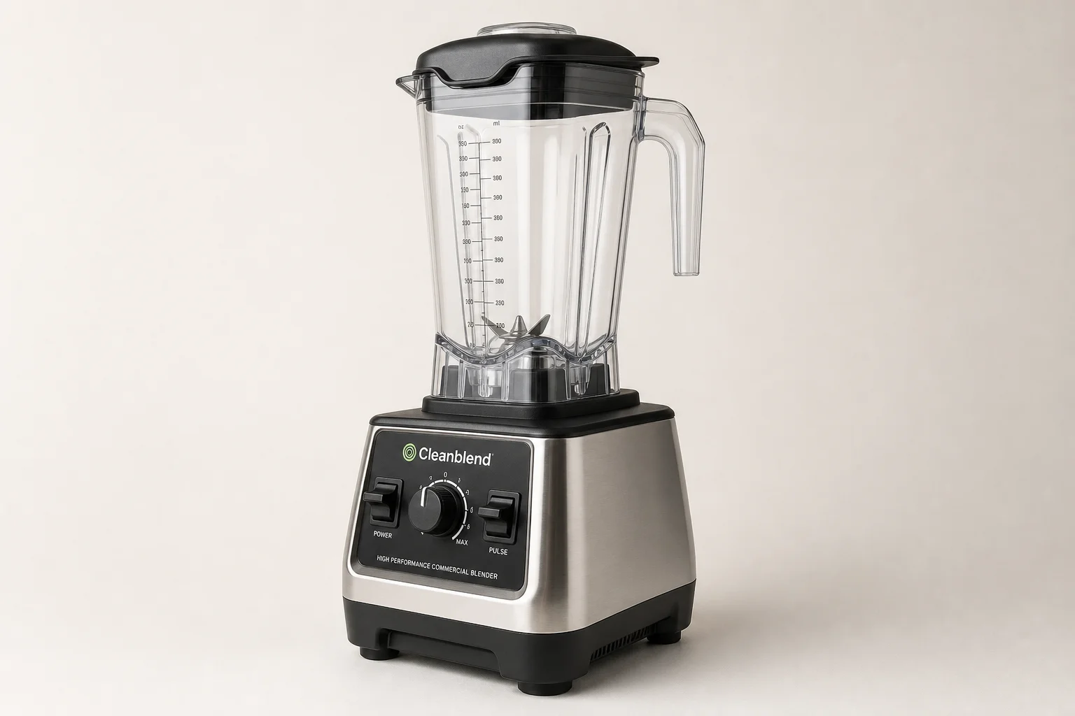 Fünf Mixer auf neutralem Hintergrund: Magic Bullet, Ninja BN701, Vitamix A3500, Cleanblend und Vitamix 5200