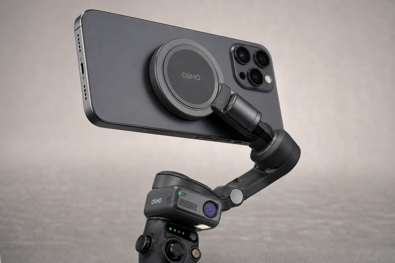 Close-up of gimbal magnetic mount and multi-functional module with smartphone