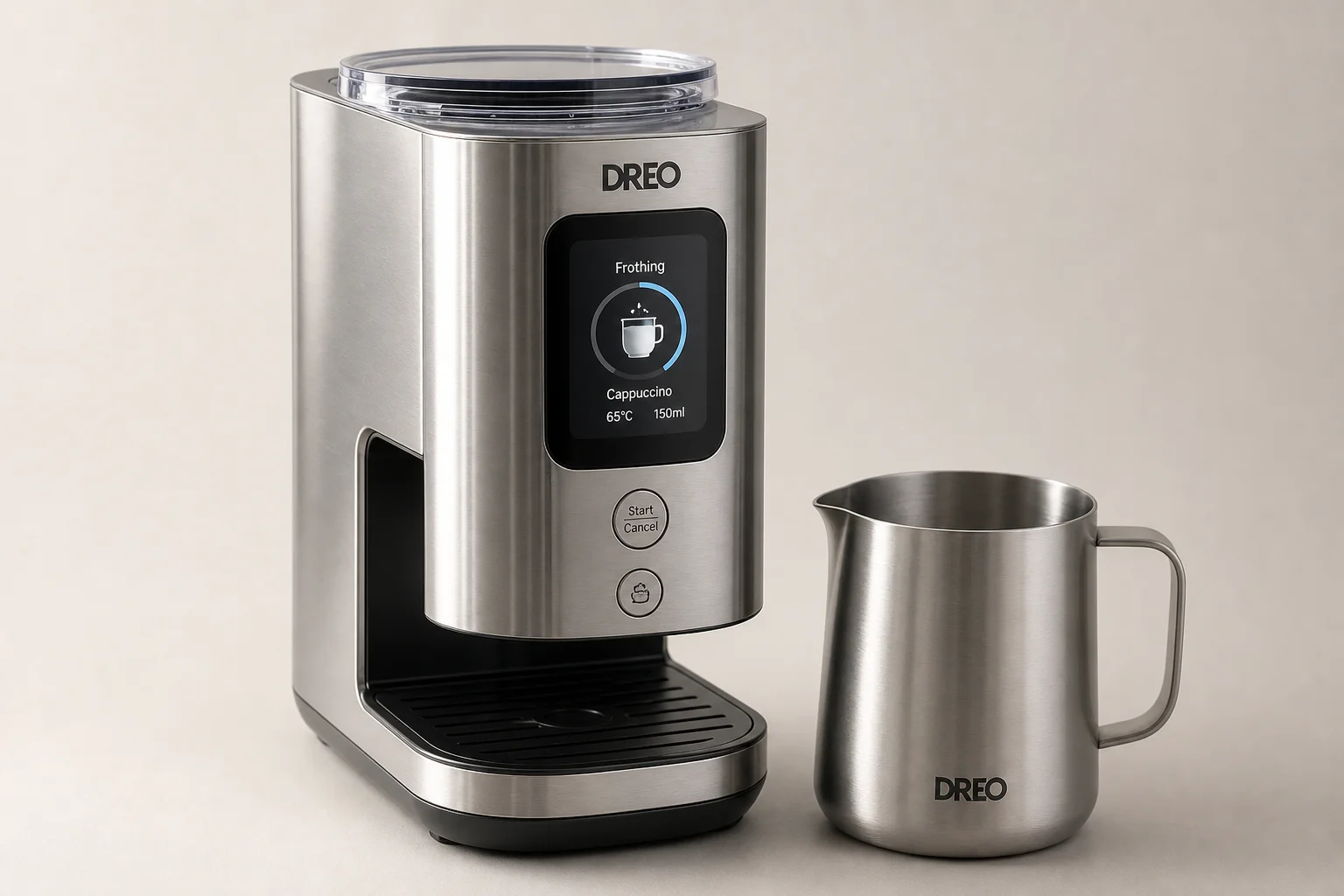 DREO BaristaMaker 奶泡機，配備可拆卸不鏽鋼壺，置於中性背景前
