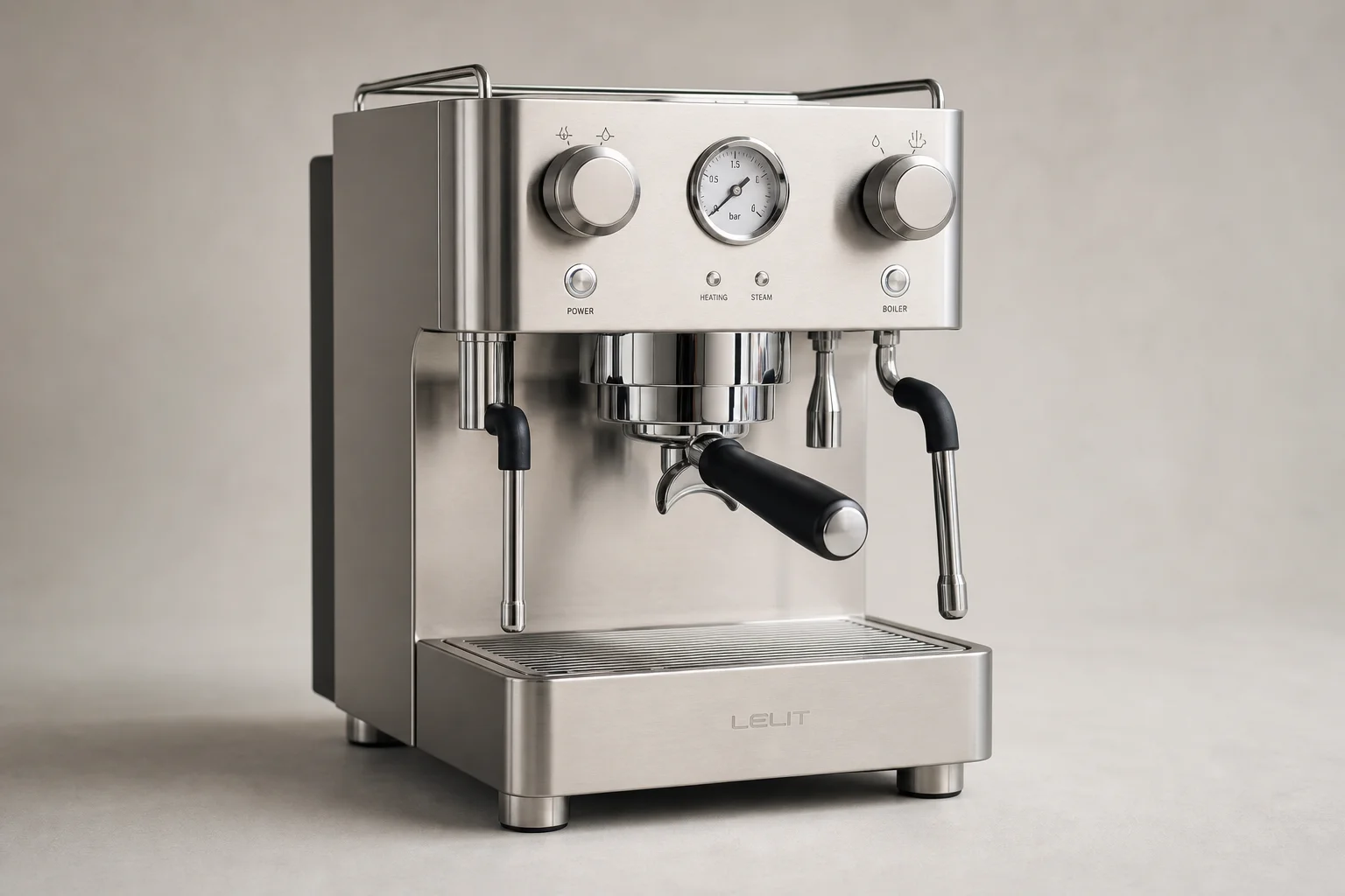 Vier Espresso Maschinen auf neutralem Hintergrund: Rocket R58 Tune, ECM Estetika, ECM Discover und Lelit Mara X3
