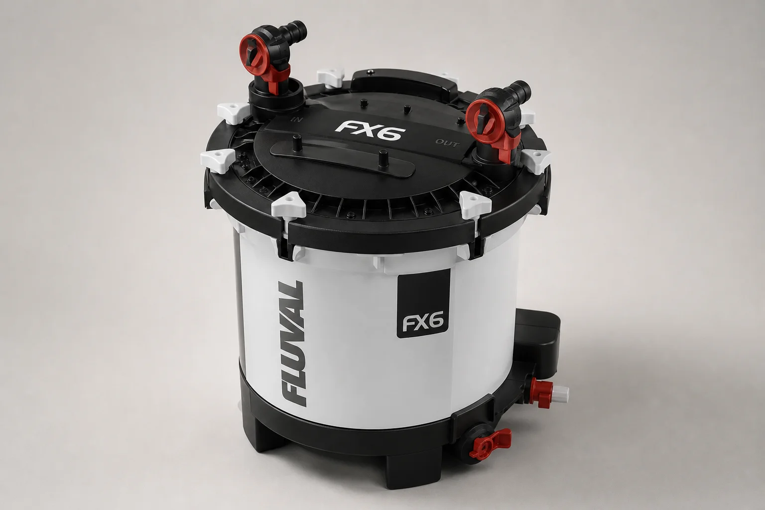 Fluval FX6 ytterfilter med vit kropp, svarta detaljer och röda ventilhandtag
