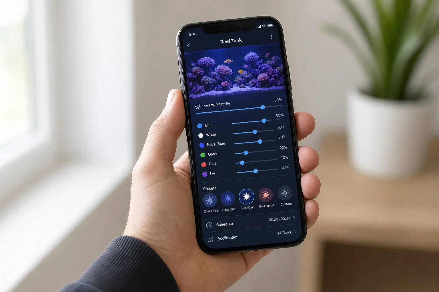 Smartphone som visar appgränssnittet för styrning av akvariebelysning