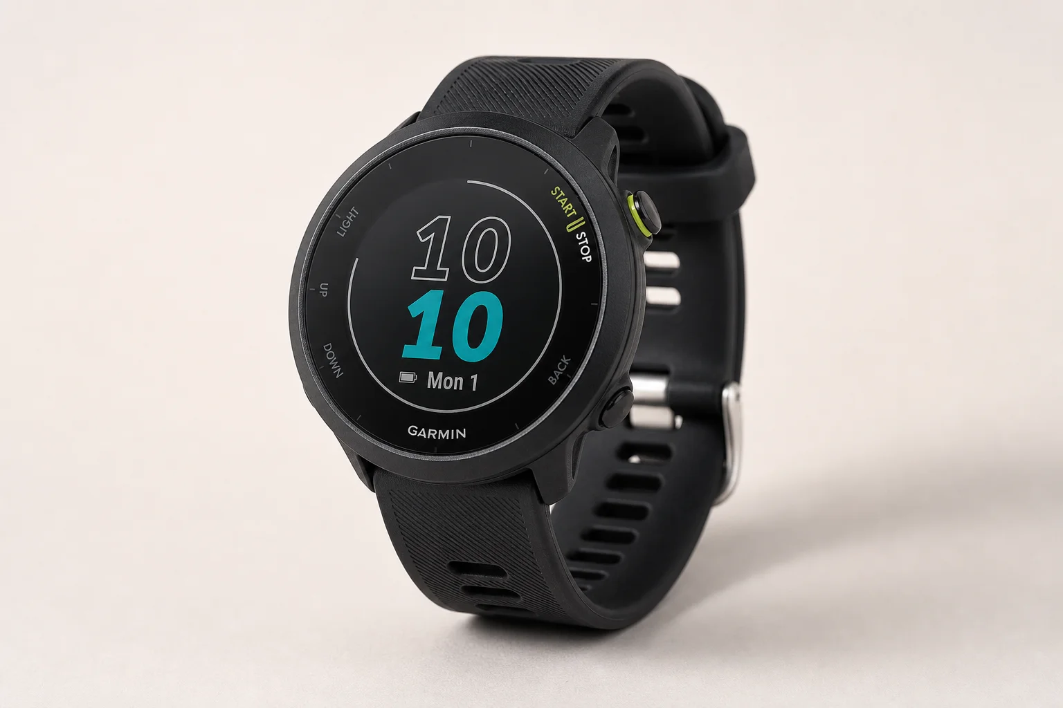 Sammlung von fünf Garmin Sportuhren auf einer Oberfläche aus gebürstetem Aluminium