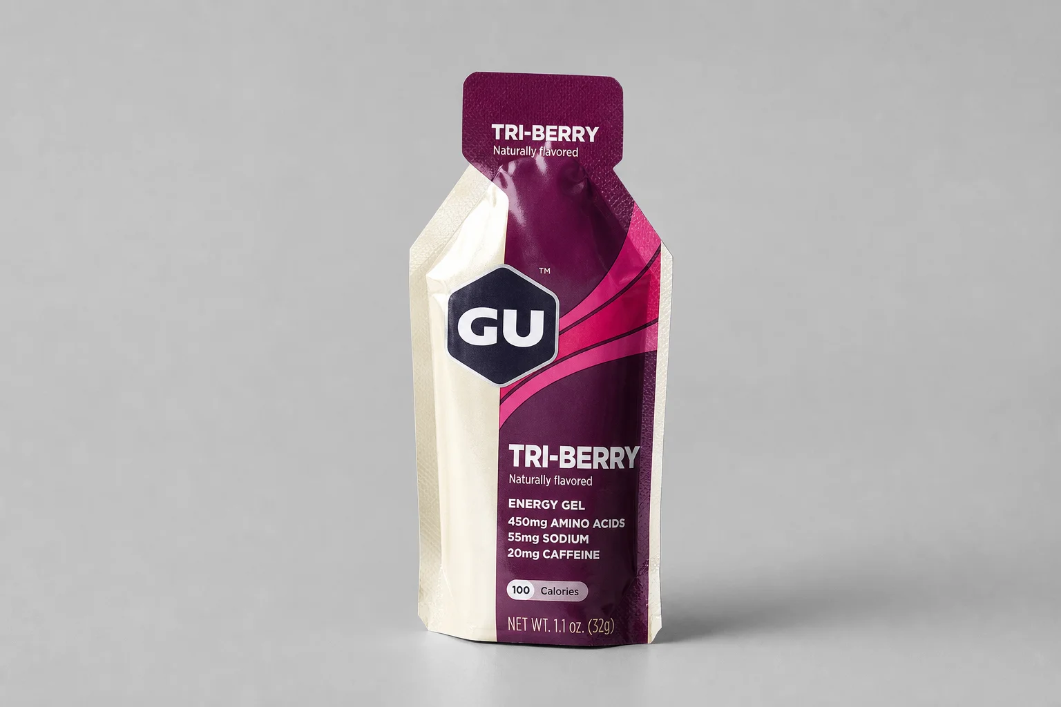 Fünf Lauf-Gel-Produkte in einer Reihe auf einem neutralen Hintergrund angeordnet