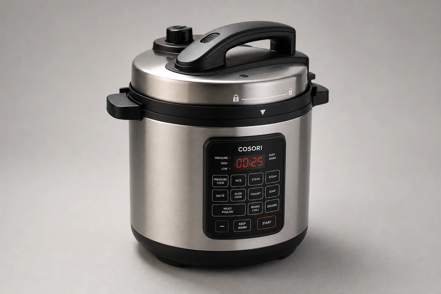 콘크리트 바닥 위에 크기별로 나란히 놓인 5가지 Instant Pot 모델