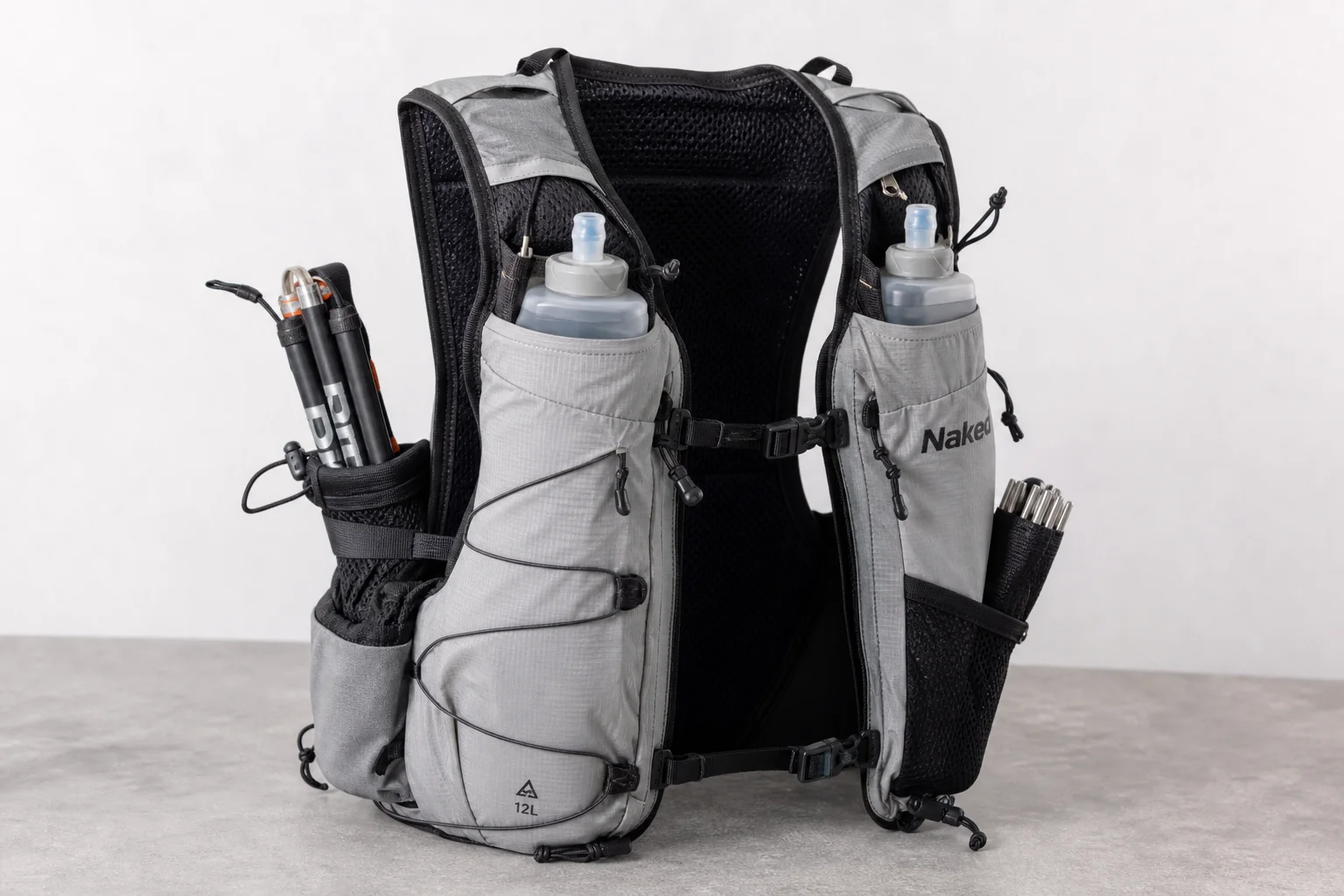 Gilet d'hydratation de trail Instinct Evolution 7L sur fond neutre