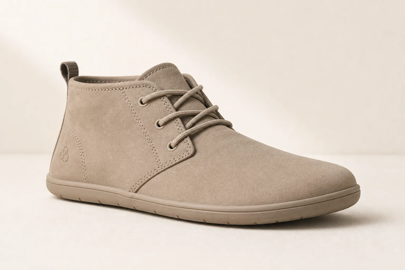 Collection de chaussures barefoot de plusieurs marques présentées sur un fond neutre