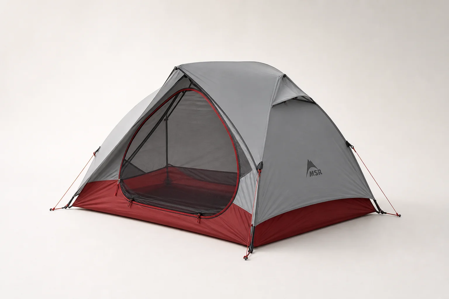 중립적인 배경에 놓인 Naturehike Star River EXT 2인용 초경량 백패킹 텐트