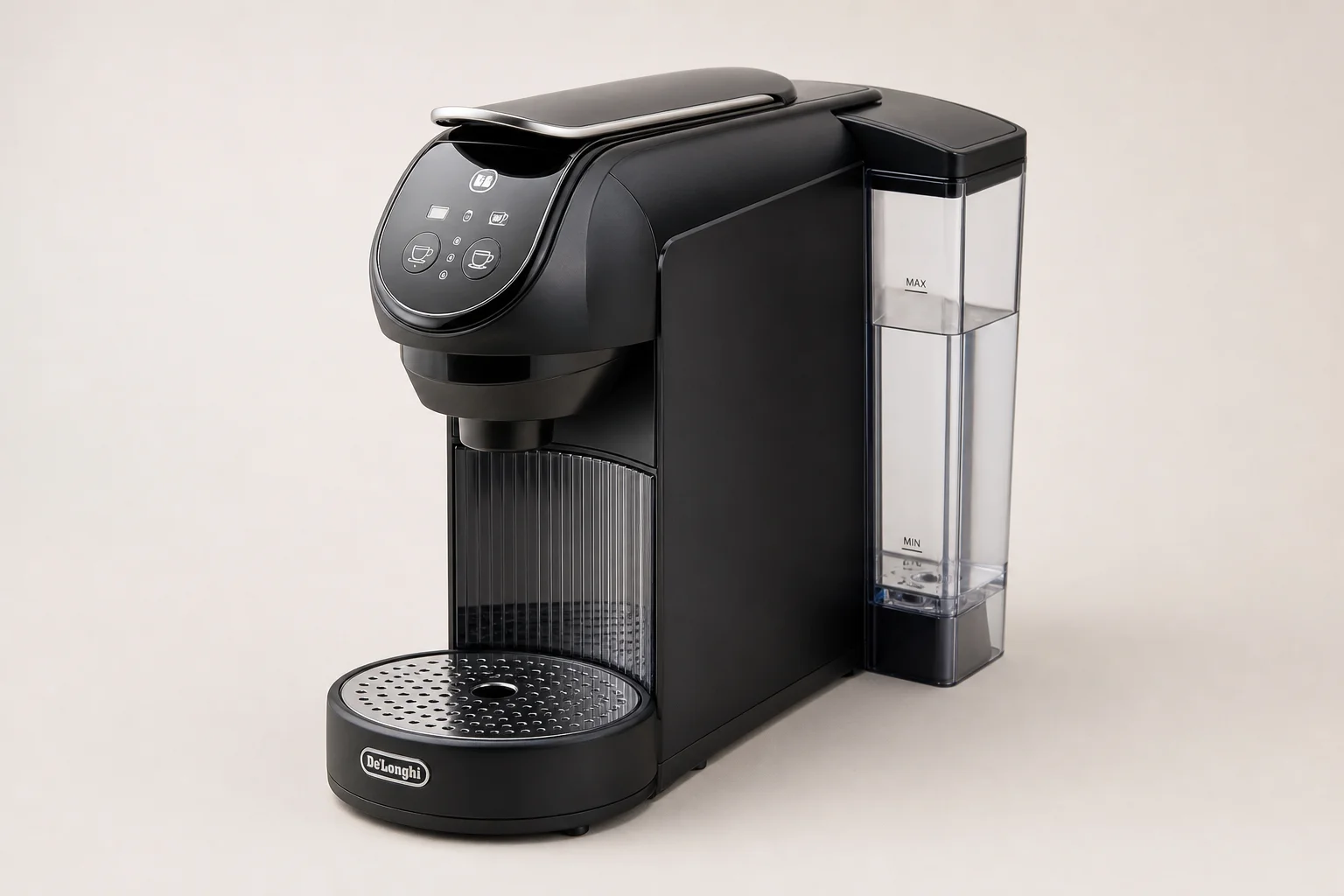 콘크리트 바닥 위에 펌프식 및 캡슐식 모델을 포함한 5대의 Espresso 머신이 나란히 놓여 있습니다.