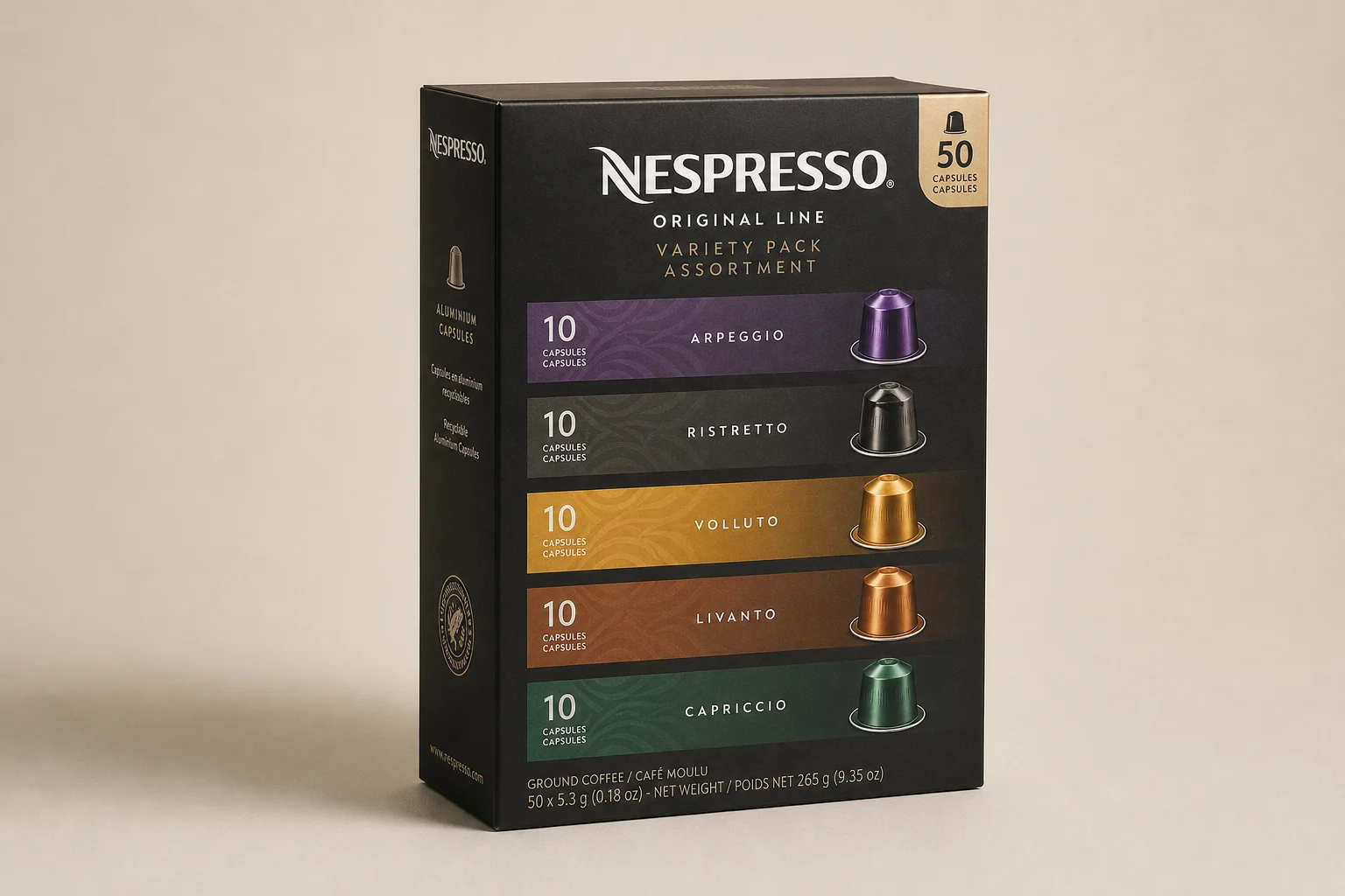 Cinco paquetes variados de cápsulas Nespresso exhibidos sobre una superficie de mármol