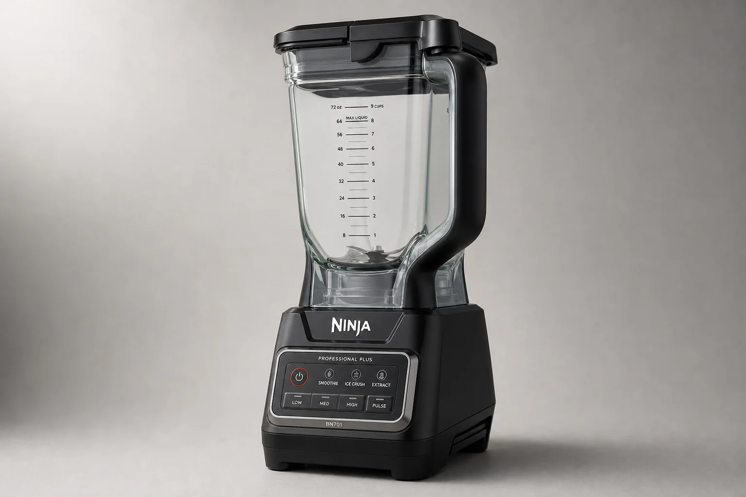 Fünf Standmixer auf neutralem Hintergrund: Magic Bullet, Ninja BN701, Vitamix A3500, Cleanblend und Vitamix 5200