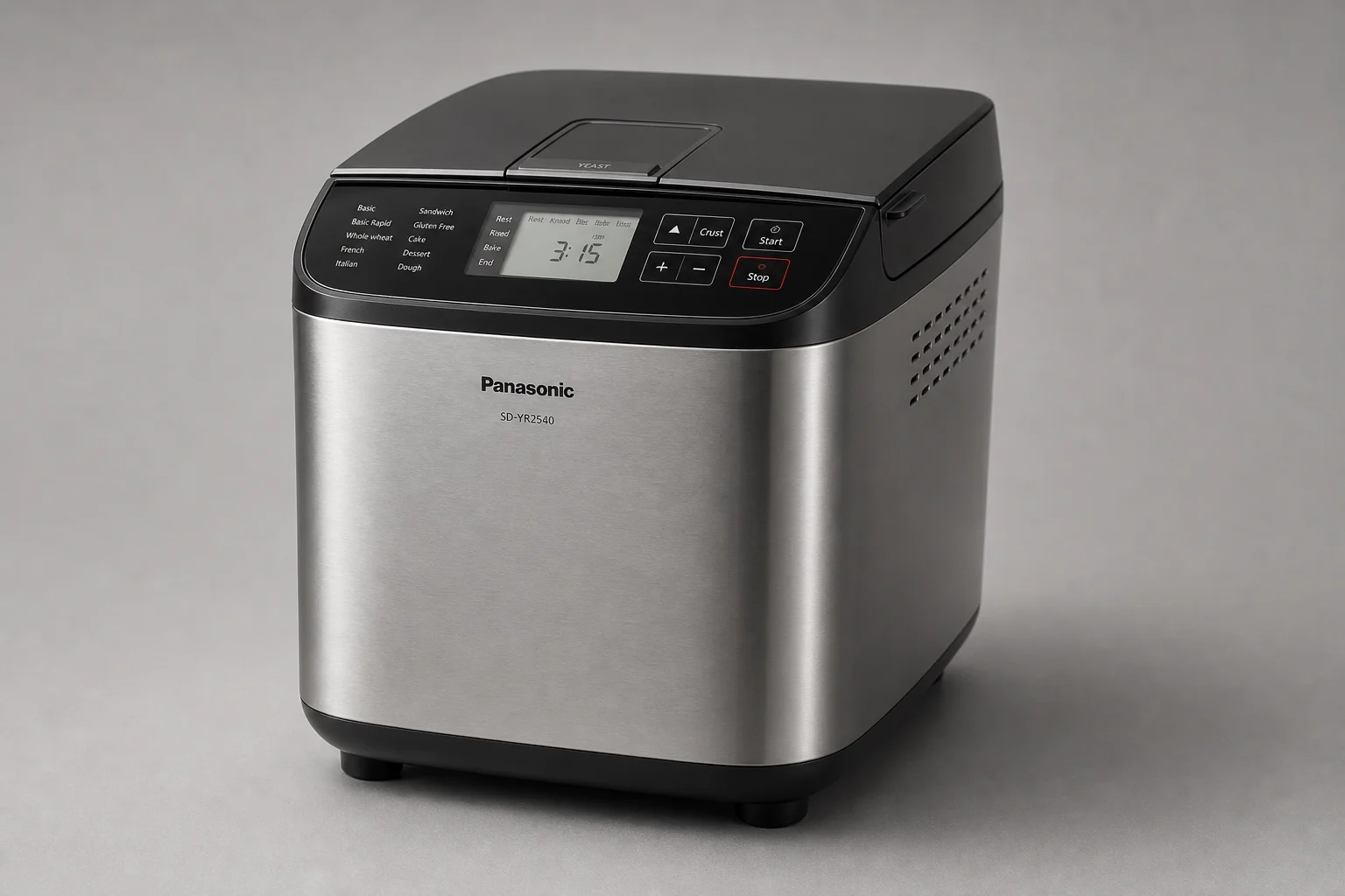 Morphy Richards Fast Bake 與 Panasonic SD-YR2540 兩款麵包機並排展示