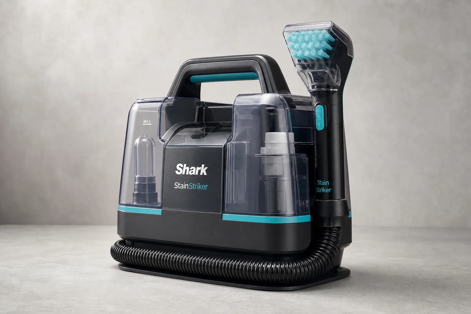 Plusieurs nettoyeurs de taches portables disposés sur une surface neutre montrant une variété de modèles